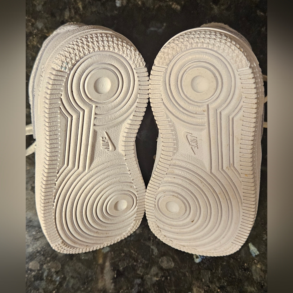 Nike Air Force 1 - Picture 7 of 8